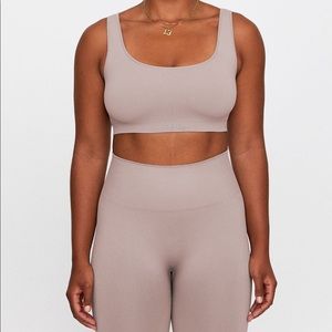 New with tags SET ACTIVE x OUAI box cut top and leggings size S.